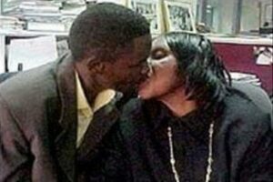 Absurdas| Embarazada de su hijo pide casarse con él porque están muy enamorados"