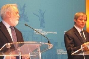 Arias Cañete dice que las ayudas a pescadores estarán aprobadas "en una o dos semanas"