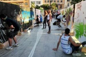 Arte con "spray" en la Plaza Alta