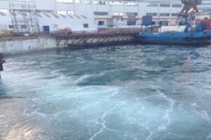 Gibraltar instala una barrera de burbujas en Gibdock