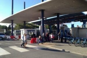 La Junta dice que, "curiosamente", no hay colas con los observadores de la UE