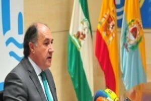 Landaluce pide a la Junta que cumpla su compromiso electoral y colabore con el Ayuntamiento