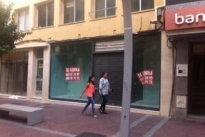 El PSOE alega contra la ordenanza de ornato comercial