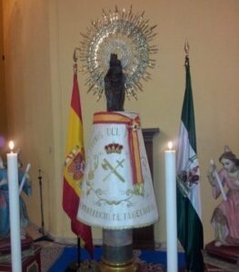 Imponen la Gran Cruz de la Orden del Mérito de la Guardia Civil a la Virgen del Pilar