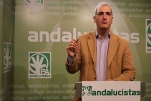 Ruiz (PA) asegura que expulsarán a su concejal de San Roque si se mantiene en el gobierno local