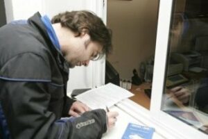 La Jefatura provincial de Tráfico de La Línea atenderá con cita previa a partir de hoy