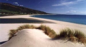 Fiscalía profundizará en la investigación iniciada por posible hurto de arena de Valdevaqueros