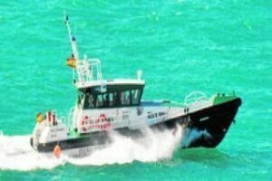Tensión entre la Guardia Civil y la Royal Navy tras una colisión en Punta Europa