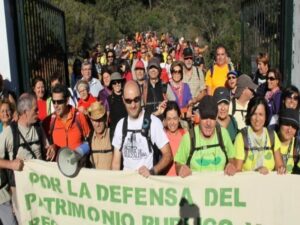 Unas 200 personas acuden a la marcha del SAT en Castellar para defender "una Almoraima pública"