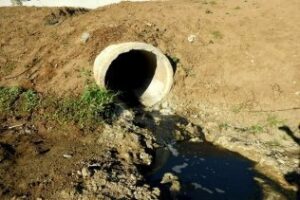 AGADEN denuncia un nuevo vertido de aguas residuales sin depurar en La Menacha