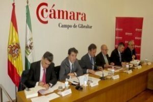 El equipo de Gobierno respalda la presentación del libro Áreas exentas, beneficios fiscales y comerciales"