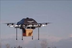 Míster "Dron" le trae su paquete