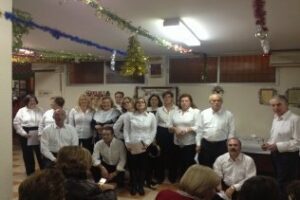 Añoranza del Estrecho visita Nuevos Horizones cantando