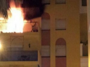 Heridas dos personas en un incendio originado en la Fuente Nueva