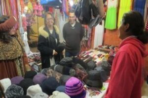 Cid inaugura el mercadillo navideño de la Plaza Verboom