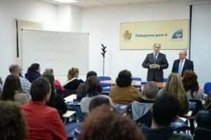 Landaluce da la bienvenida a los participantes en los tres talleres de empleo que comienzan hoy