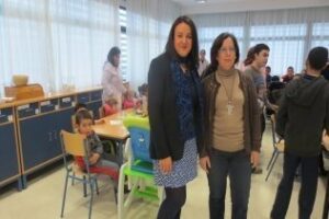 La delegada de Educación participa en actividades navideñas en los colegios Virgen de la Esperanza y Huerta de la Cruz