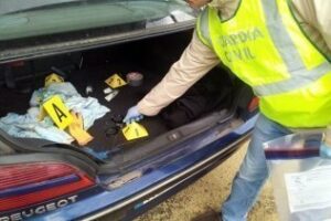 A prisión el hombre que trasladó a su exmujer desde Francia esposada en el maletero del coche