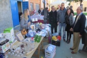 El Consistorio colabora con los vecinos de Cortijo de Vides en la organización de su mercadillo solidario
