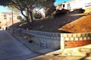 Parques y Jardines lleva a cabo distintas actuaciones en varios barrios de la ciudad