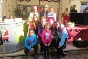 La gymkana infantil y juvenil llena de animación la zona comercial del centro de la ciudad