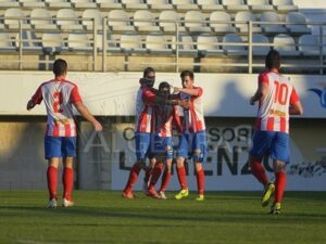 El Algeciras despide el año con un gran triunfo ante La Roda (2-0)