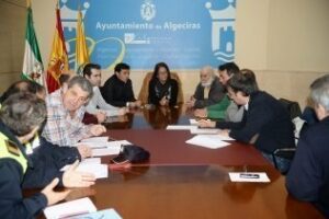 Juana Cid mantiene una reunión para cerrar los operativos del arrastre de latas y la cabalgata