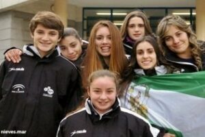 Componentes del BM Ciudad de Algeciras parten a Asturias para disputar el Campeonato de España