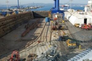 PA "¿Dónde están las empresas de la marca España como Acciona? Dando trabajo en los astilleros de Gibraltar"