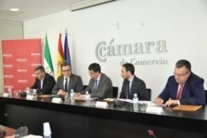 Valderas visita la Cámara de Comercio del Campo de Gibraltar