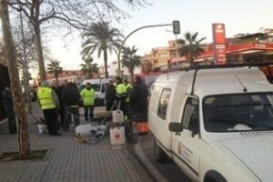 El alcalde supervisa trabajos de mantenimiento que ejecutan operarios de Exclusión Social