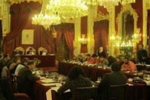 Diputación propone a la Junta que familias en situación de emergencia social ocupen viviendas vacías