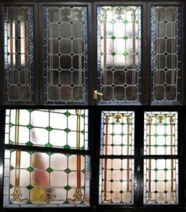 El Ayto llevará a cabo la restauración de las vidrieras del salón de plenos