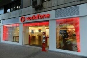 Vodafone regalá 500 Galaxy S4 a los clientes que vayan con el cuerpo pintado a sus tiendas