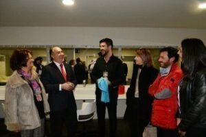 El humorista Manu Sánchez logra un rotundo éxito con su espectáculo El rey solo"