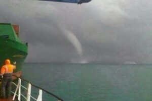 Cancelados los ferries en Algeciras hacia Ceuta y Tánger y cerrado el puerto de Tarifa por el viento