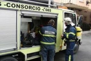 Bomberos de Algeciras intervienen en dos incendios durante la tarde de ayer