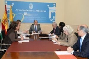 El PP esconde la marcha de mercaalgeciras del único mayorista de fruta