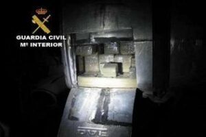 Intervenidos 393 kgrs de hachís en el depósito de combustible de una cabeza tractora