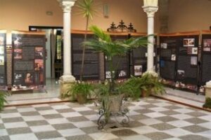 El Centro Andaluz del Flamenco homenajea a Paco de Lucía con una exposición y proyecciones