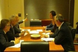 El PSOE reclama en el Congreso un tren, inversiones reales ya y no pintadas en un papel"