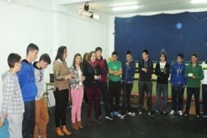 800 alumnos de secundaria participan en los talleres de dinámica de la risa