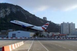 El aeropuerto de Gibraltar podría superar los 400.000 pasajeros en 2014