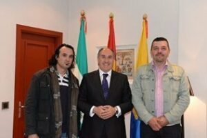 Landaluce recibe la visita de los exescoltas Miguel Ángel Guerrero y José Vega