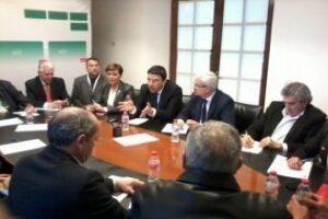 Proposición no de ley por los perjuicios que causan las colas en la frontera en el Parlamento Andaluz