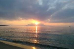 El que se picaPor Antonio Rodríguez. Dos Brindis al Sol con Gibraltar de por medio