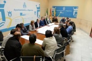 Landaluce presenta a asociaciones vecinales y colectivos la remodelación del acceso sur