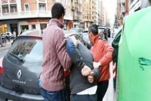 La Policía Nacional detiene a una persona por presuntamente cometer robos en fuerza