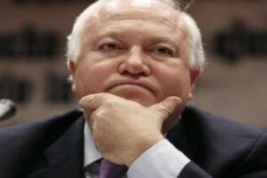 España responde a Londres y convoca al embajador británico por Gibraltar