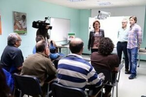 Salud y consumo celebra un taller para enseñar el manejo de los desfibriladores